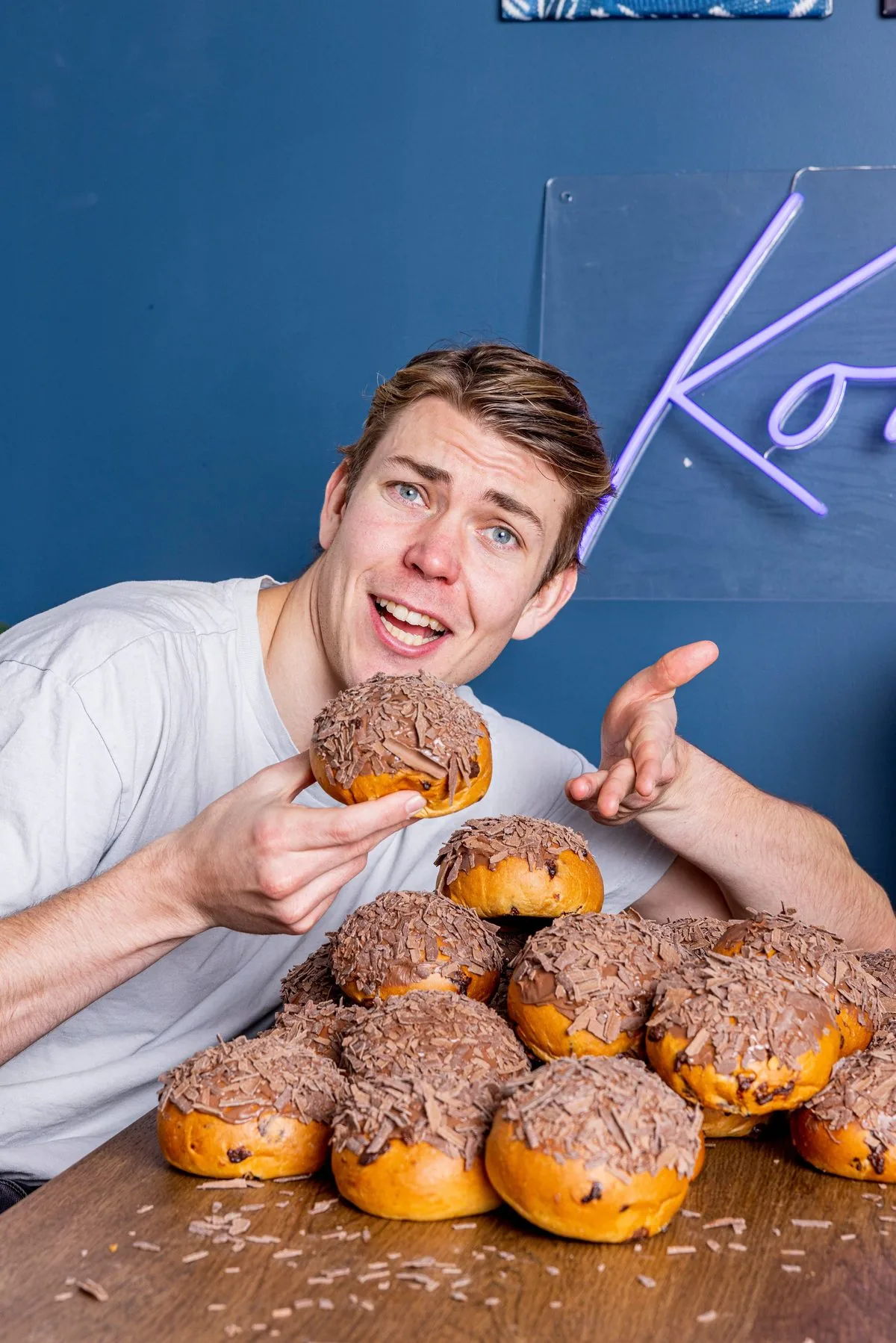 Oskar med sjokoladebollene
